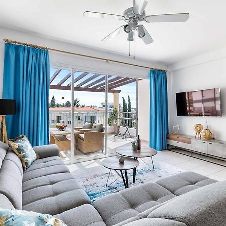 Penthouse Carina Apartment Paphos ภายนอก รูปภาพ