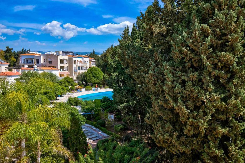 Penthouse Carina Apartment Paphos ภายนอก รูปภาพ