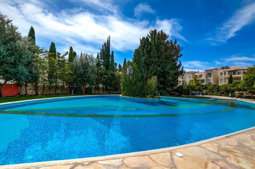 Penthouse Carina Apartment Paphos ภายนอก รูปภาพ